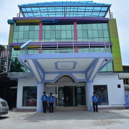 New Golden Forward Hotel Yangon Dış mekan fotoğraf