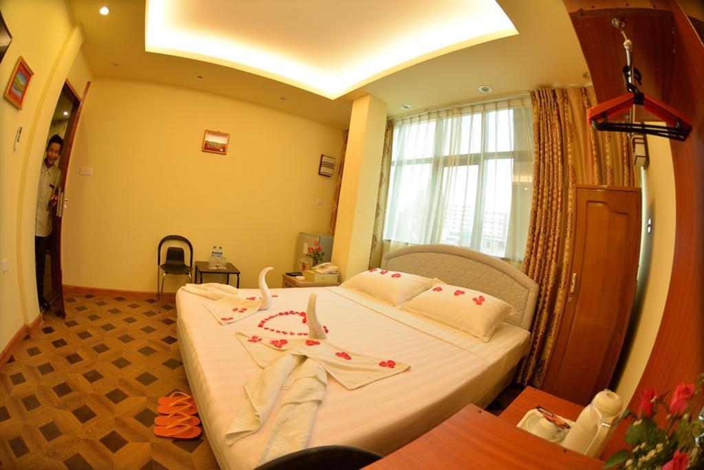 New Golden Forward Hotel Yangon Oda fotoğraf