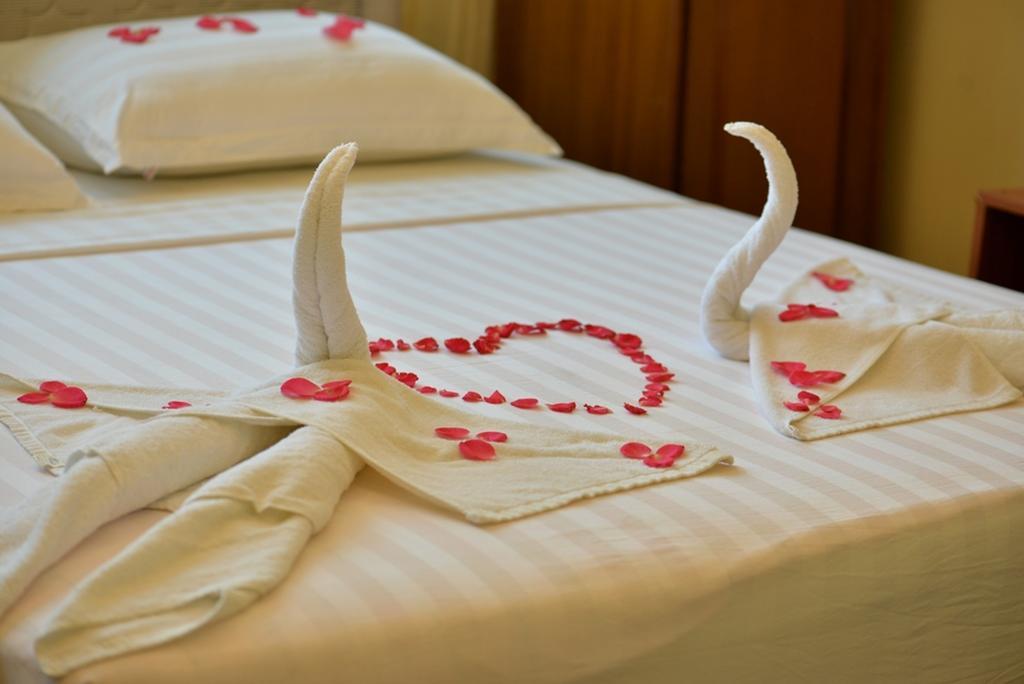 New Golden Forward Hotel Yangon Dış mekan fotoğraf