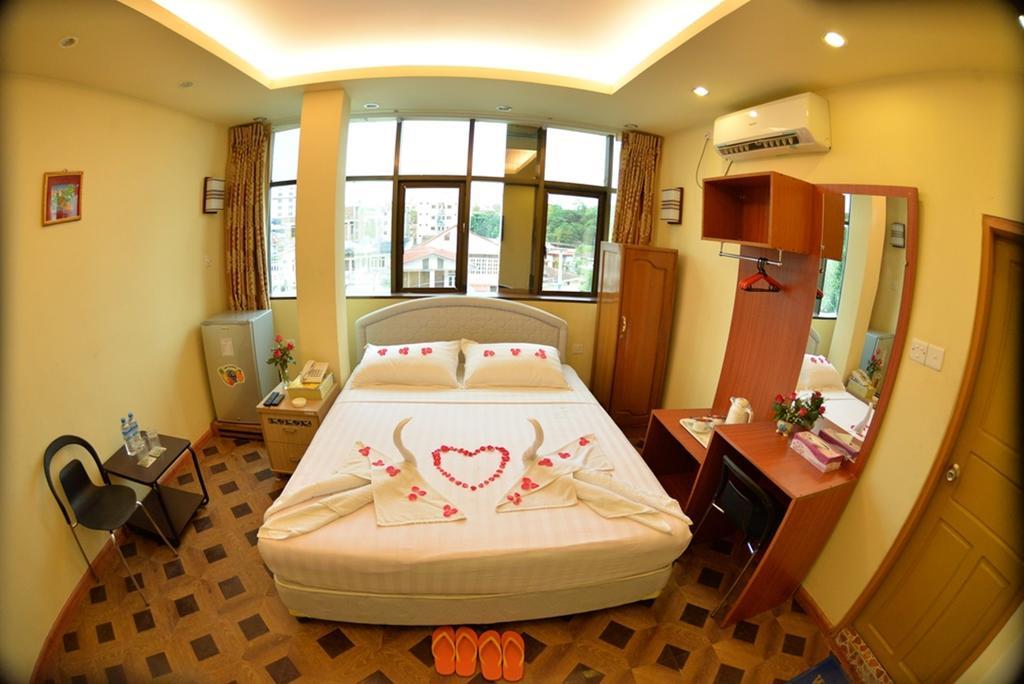 New Golden Forward Hotel Yangon Dış mekan fotoğraf
