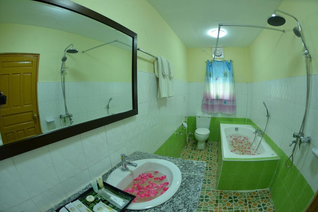 New Golden Forward Hotel Yangon Dış mekan fotoğraf