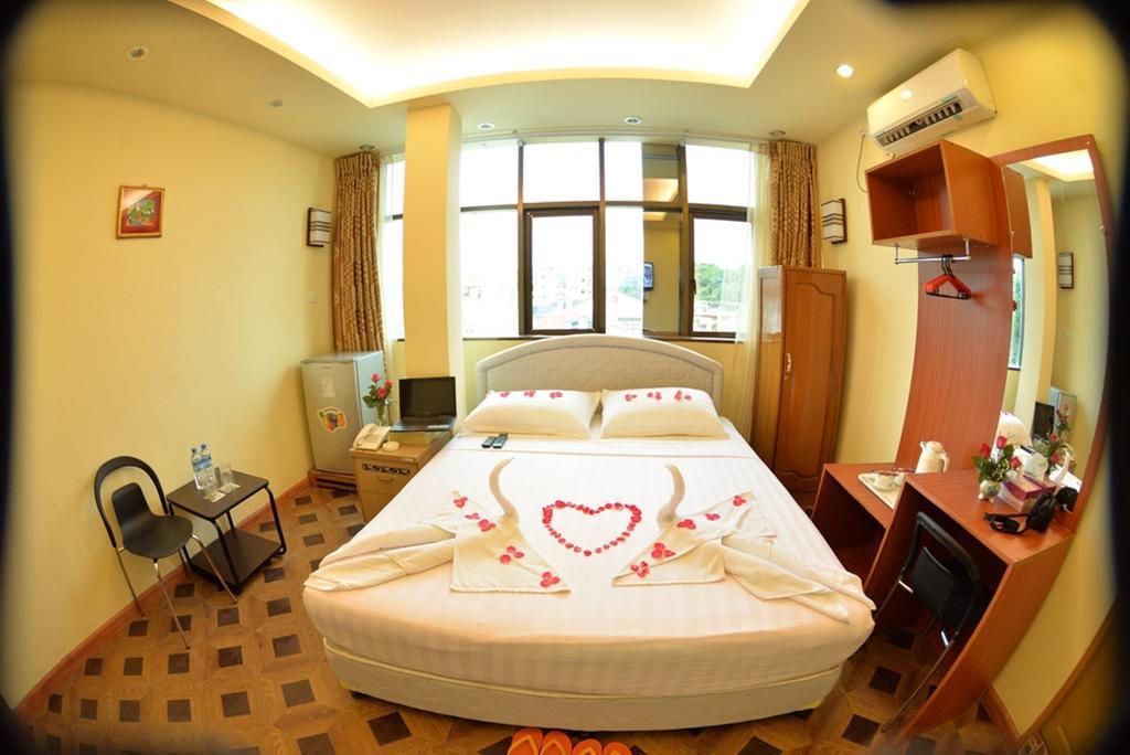 New Golden Forward Hotel Yangon Dış mekan fotoğraf