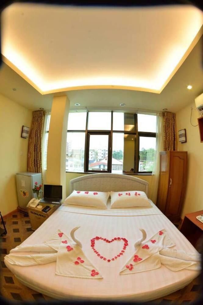 New Golden Forward Hotel Yangon Dış mekan fotoğraf