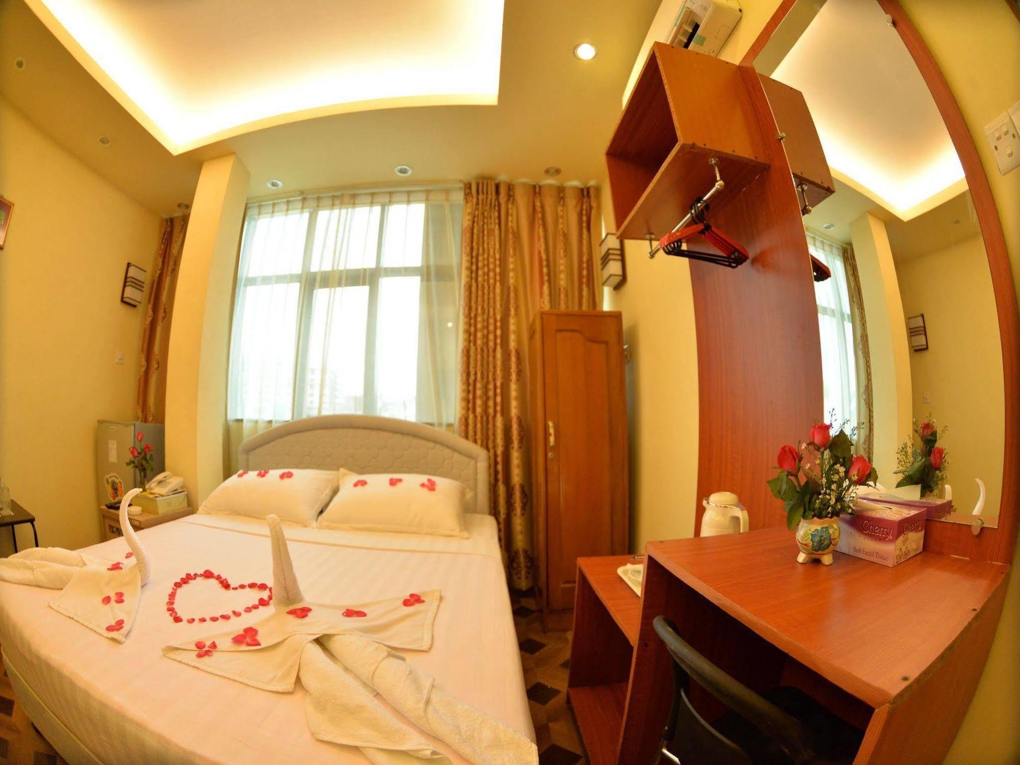 New Golden Forward Hotel Yangon Dış mekan fotoğraf