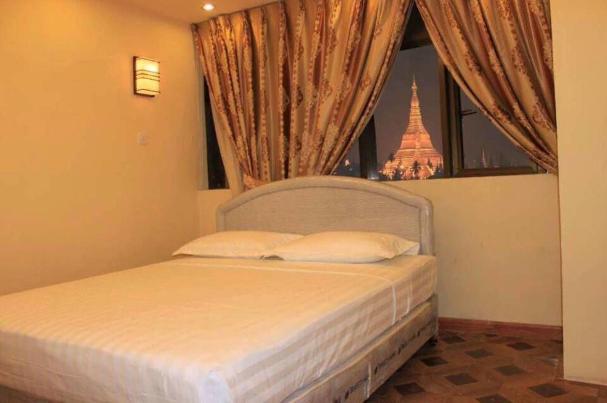 New Golden Forward Hotel Yangon Dış mekan fotoğraf