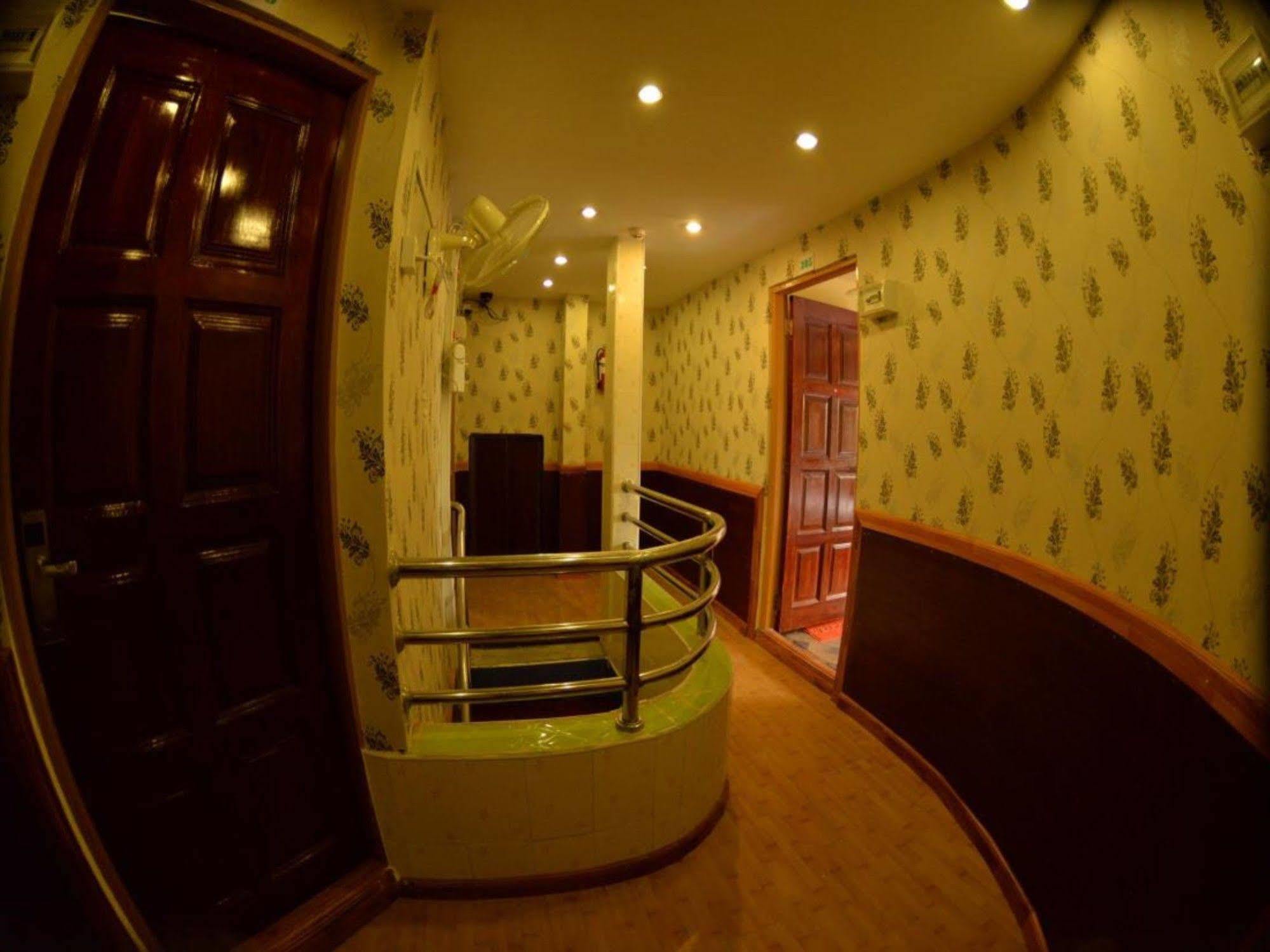 New Golden Forward Hotel Yangon Dış mekan fotoğraf