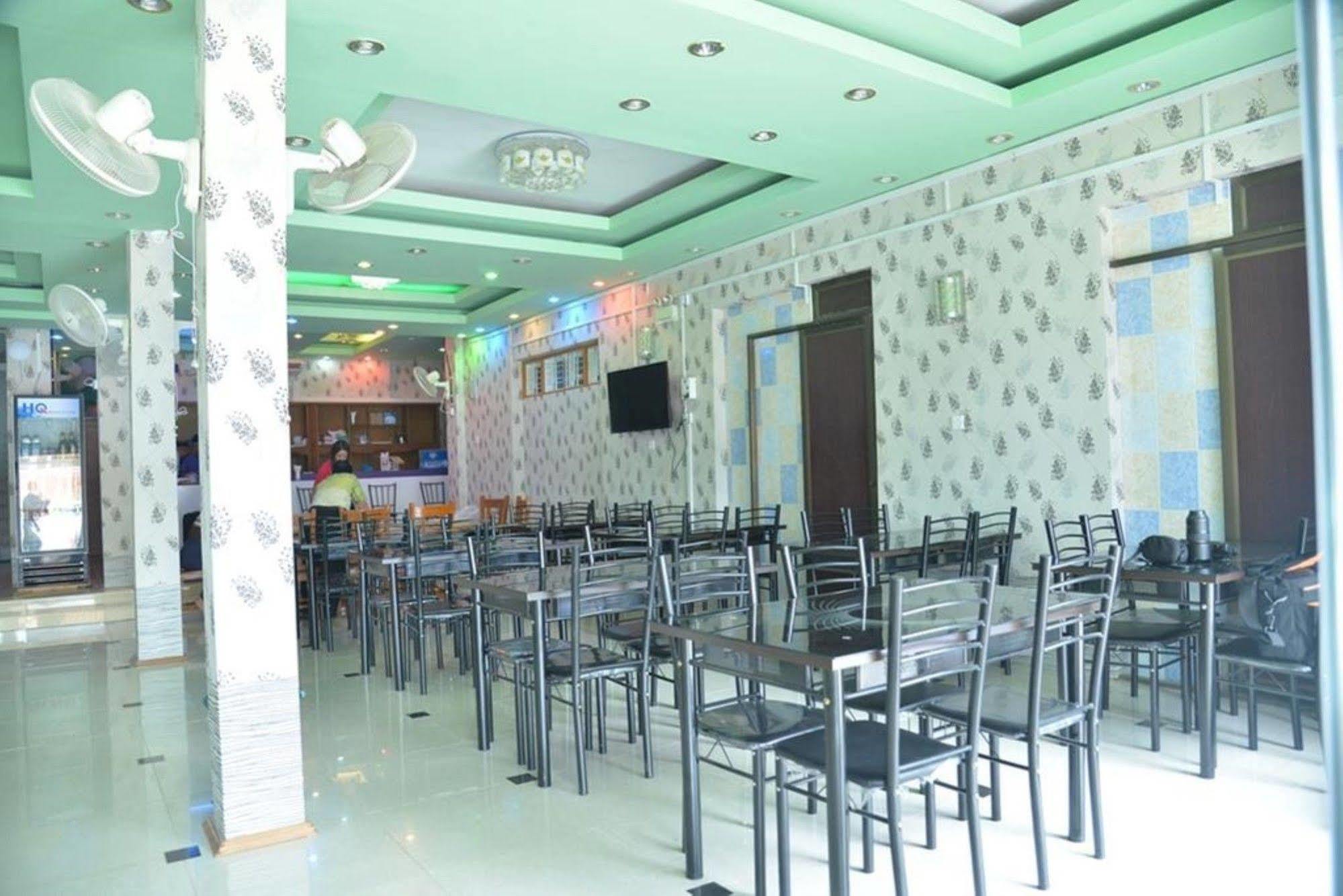 New Golden Forward Hotel Yangon Dış mekan fotoğraf
